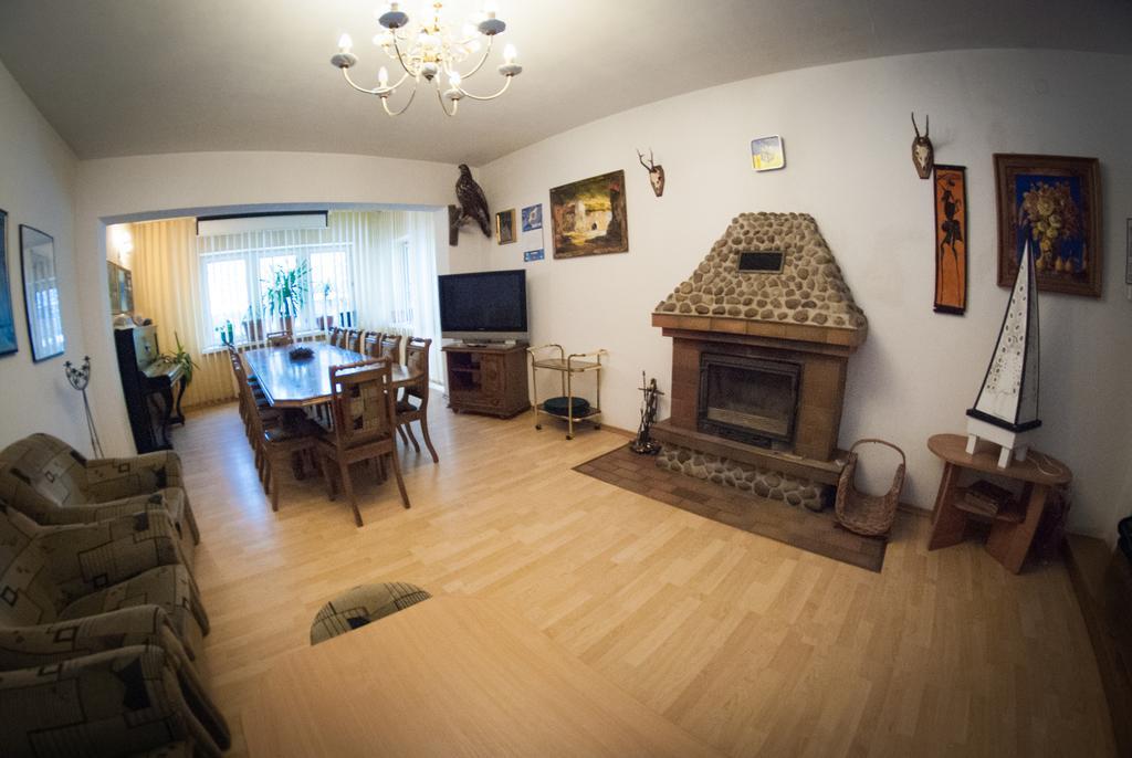 Pensjonat Kawiarni Muzealnej Goluchow Exteriér fotografie